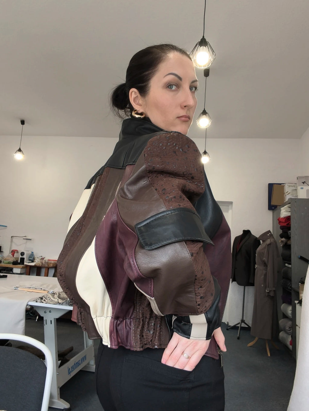 Unikatowa kurtka skórzana bomber patchwork